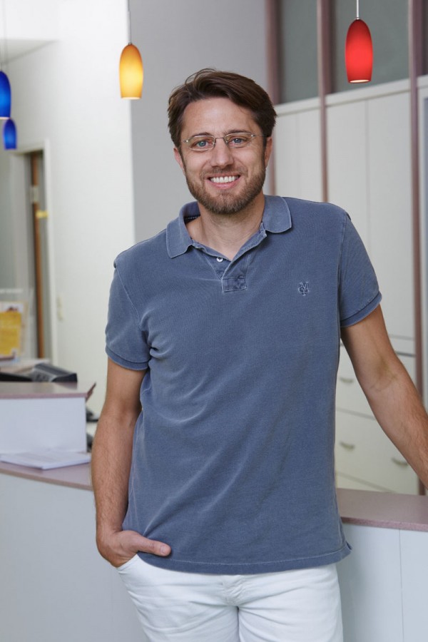 PRIV.-DOZ. DR. MED. PHILIP WINTERMEYER FACHARZT FÜR KINDER- UND JUGENDMEDIZIN, NEONATOLOGIE, PÄDIATRISCHE GASTROENTEROLOGIE PRIV.-DOZ. DR. MED. PHILIP WINTERMETER FACHARZT FÜR KINDER- UND JUGENDMEDIZIN, NEONATOLOGIE, PÄDIATRISCHE GASTROENTEROLOGIE